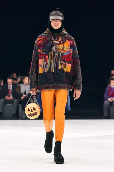 Look 49